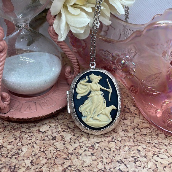 Anniversary gift birthday Aphrodite Roman  ARTEMIS Locket Necklace Chariot