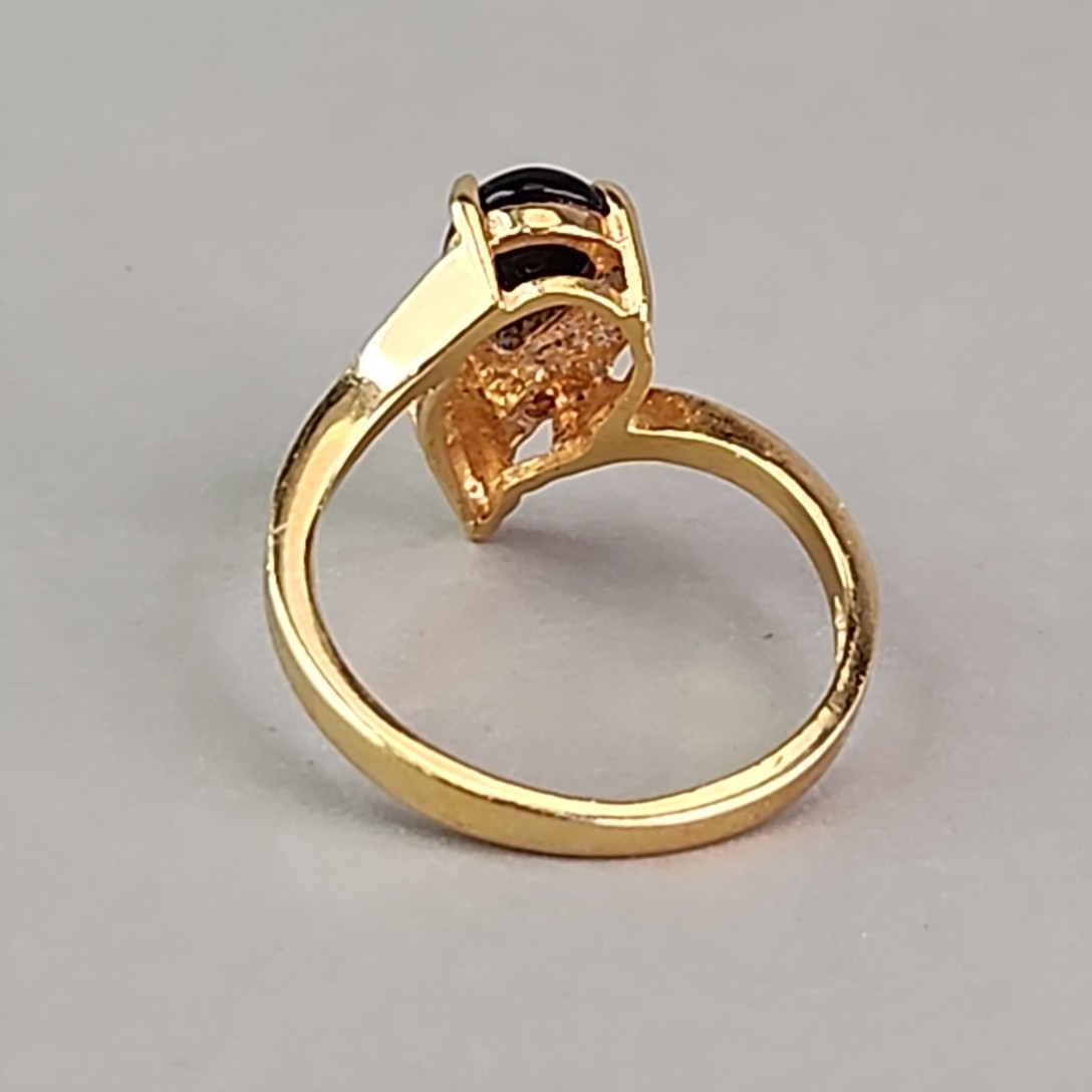 Onyx Ring Gold Tone Teardrop 7.5