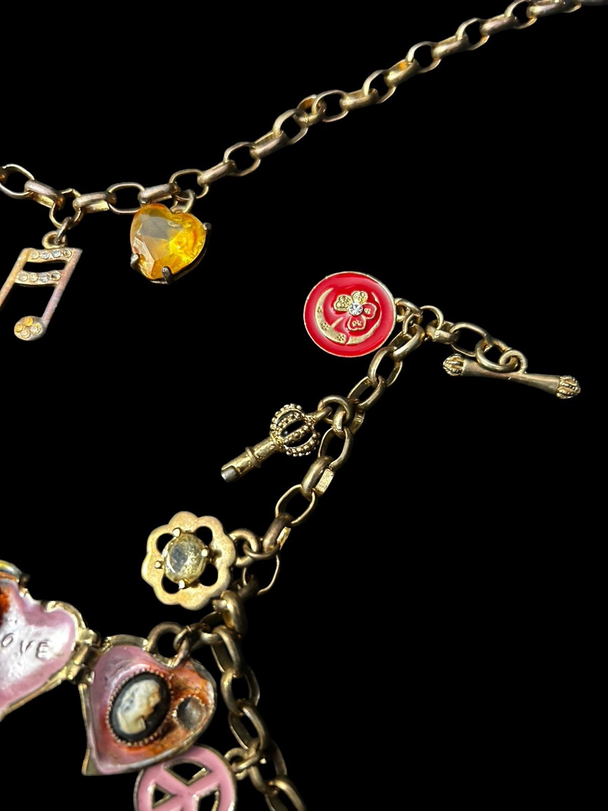 VTG Juicy Couture 7 Charms Necklace & Bracelet Set Hearts Peace Music Note READ
