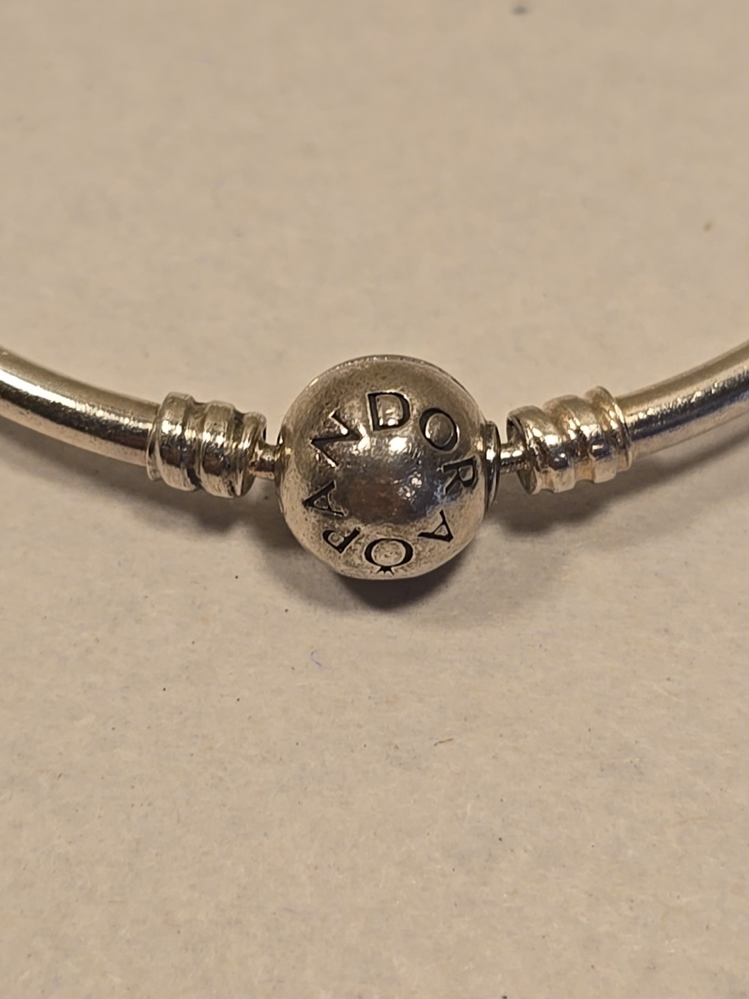 Pandora Moments Sterling Silver Ball Clasp Bangle Bracelet(9.1G) 7”