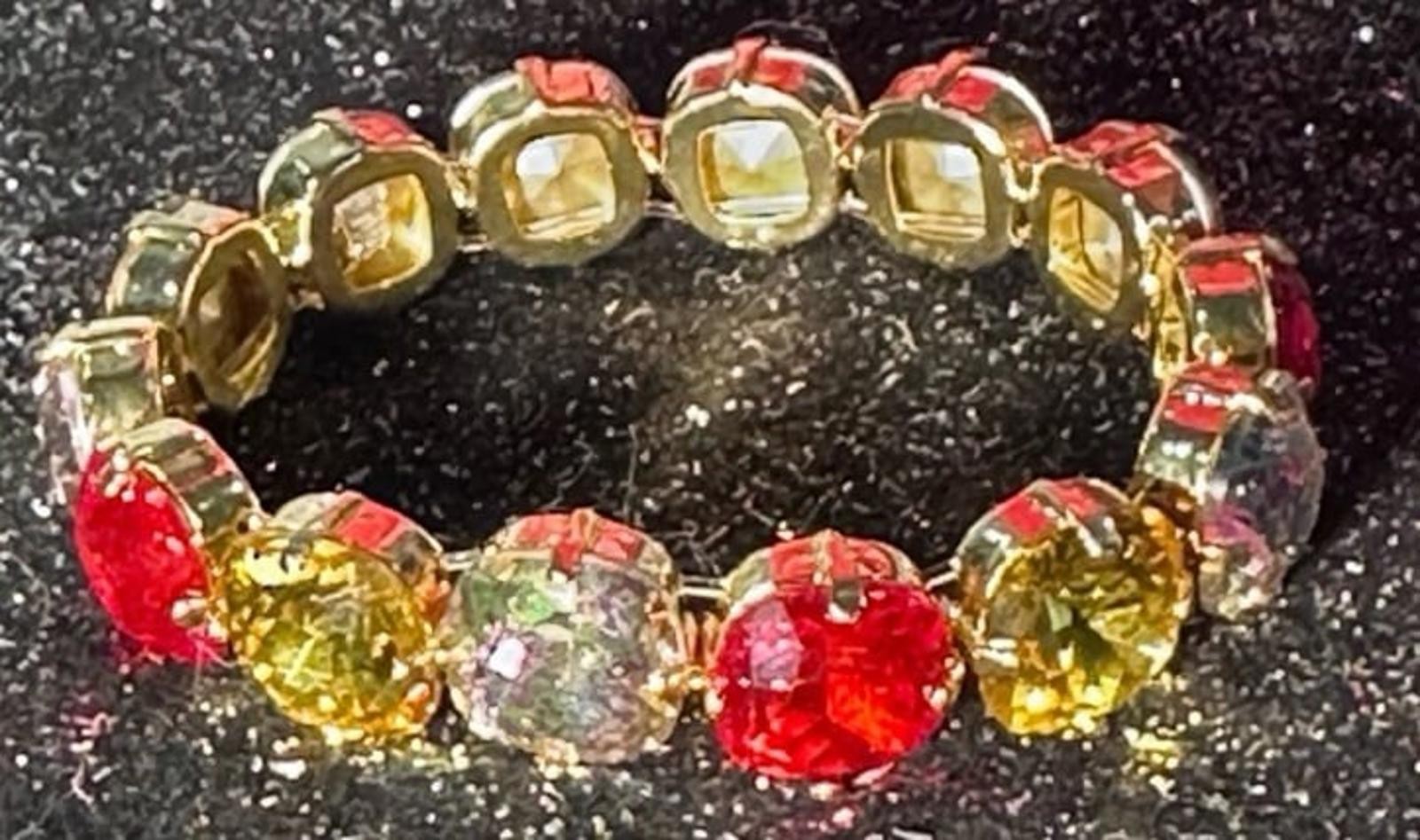 Bracelet Artisan Crafted Swarovski Crystals 2 Ct each stone stretch bracelet New