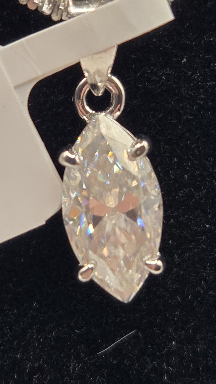 1.0 Carot Oval Mossinite Pendent, Upgraded Diamond Cut S925 18 Inch Necklace