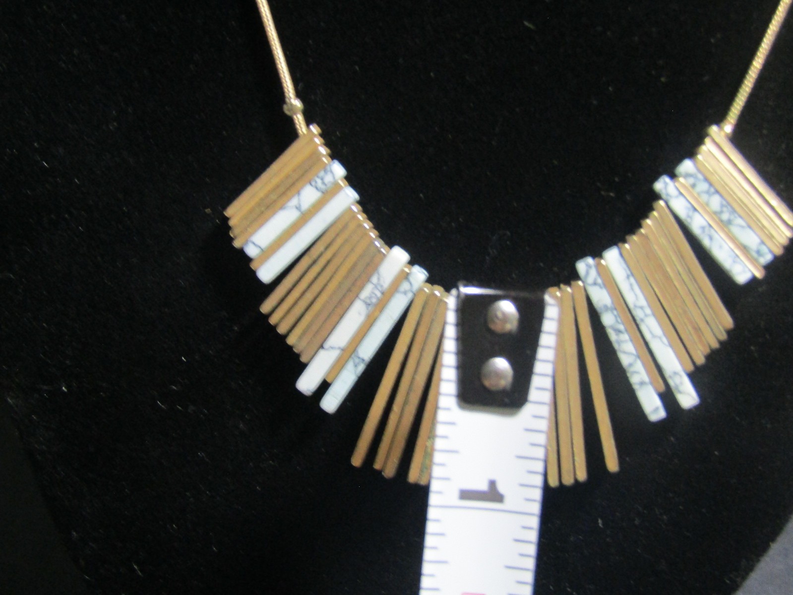 Necklace 34″ With Metal & Plastic Pieces lot sg3