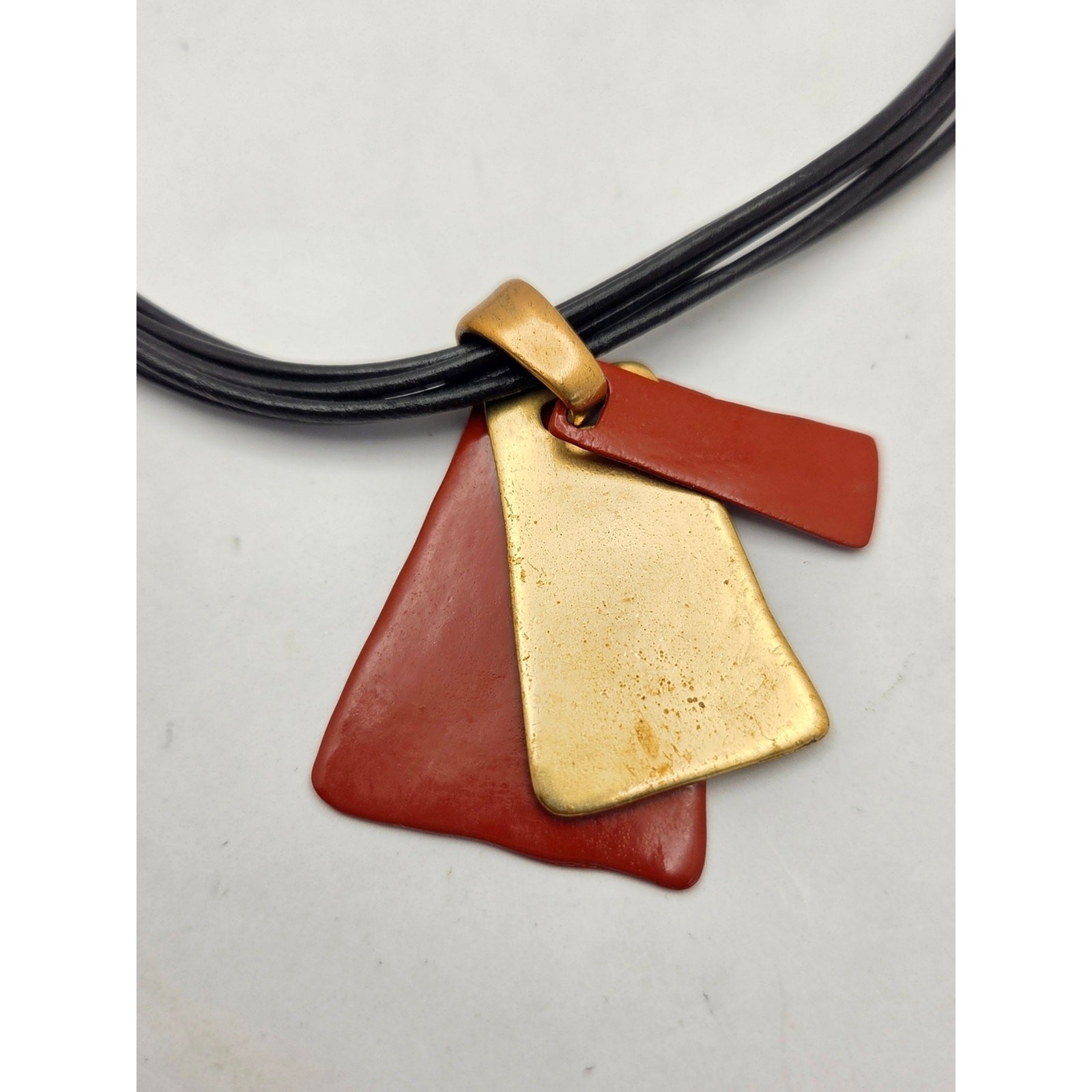 Chico’s Mid-Century Modern Style Resin & Brass Pendant Necklace Multi-Strand Cor