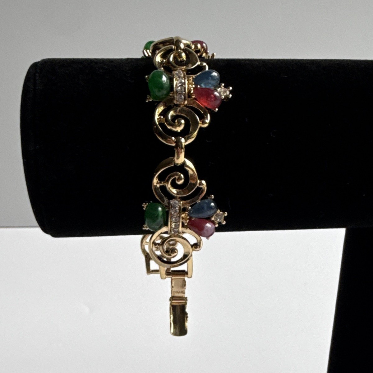 Vintage Trifari Signed Gold Tone India Mogul Multicolor Cabochon 7.5” Bracelet
