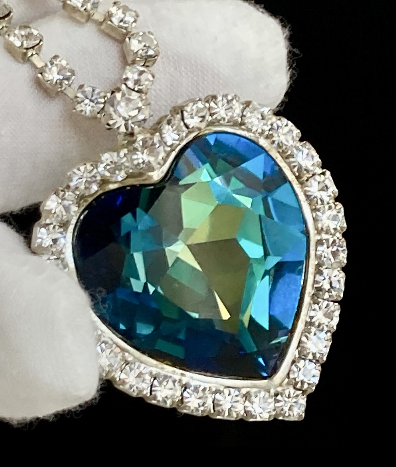 Blue Crystal Large Heart Silver Tone Pendant 16” Ladies Necklace 30g Titanic