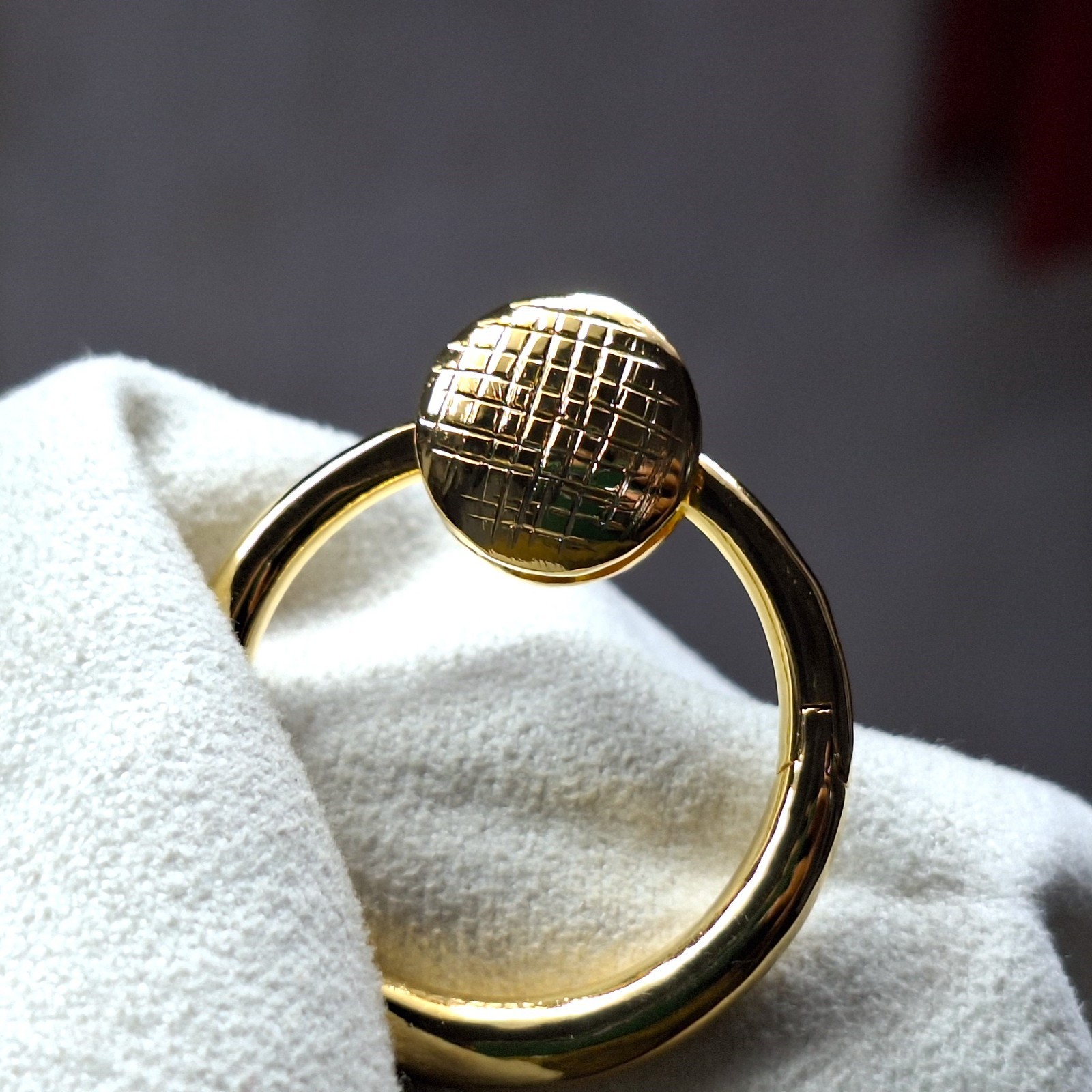 Hand textured Gold plated Brass Metal Fashion Jewelry for gift