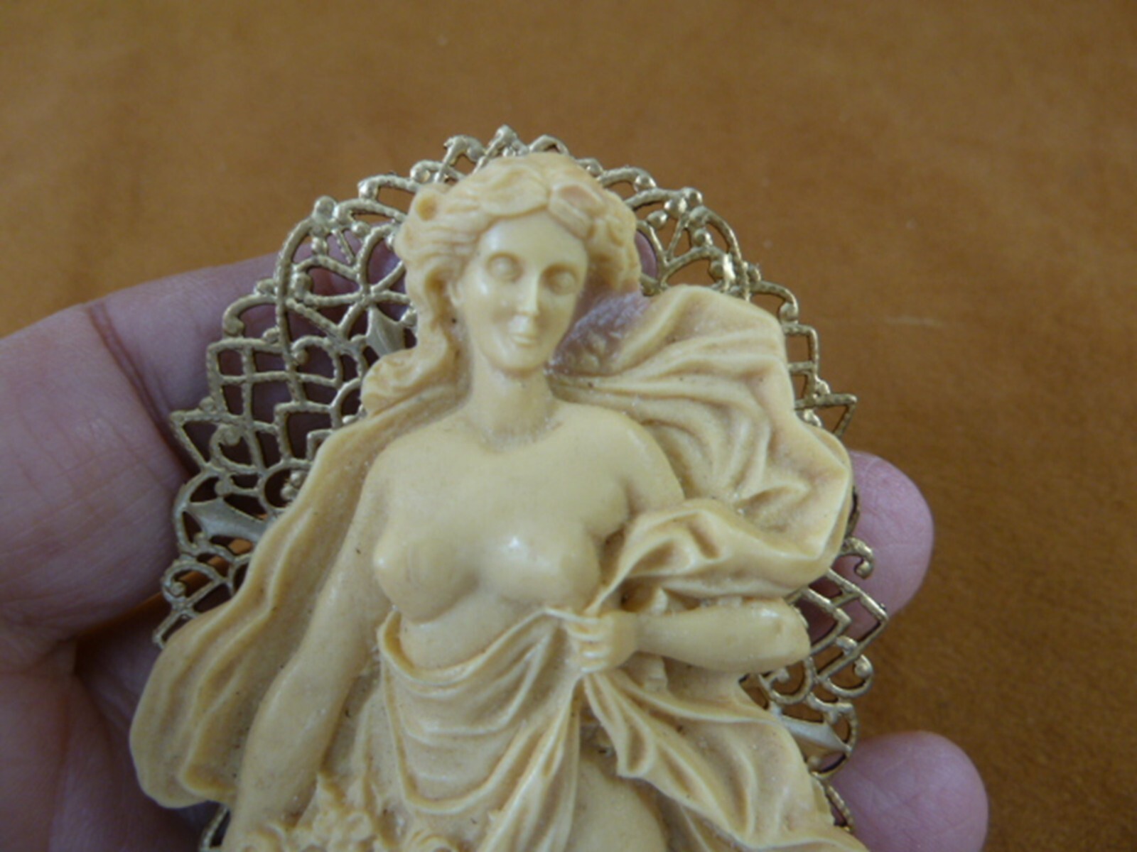 CXL1-1) XL full body Angel Woman CAMEO resin brass Pin Pendant brooch ornament