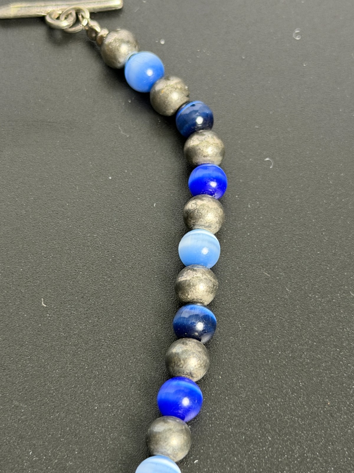Blue Fiber Optic Cat’s Eye Glass & Pewter Tone Beaded Toggle Necklace 16”