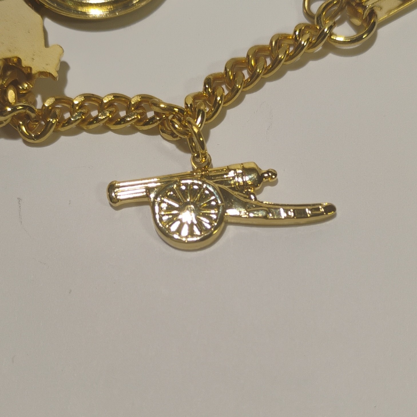 Gold Tone Curb Link Charm Bracelet Liberty Bell Patriotic 5.5 inch Small Wrist