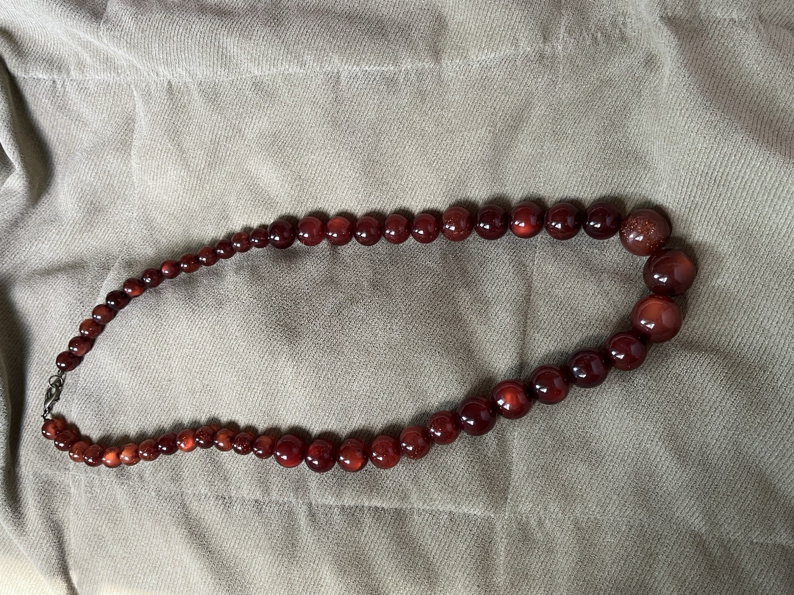 Vintage Graduated Red Resin Bead Necklace Faux Goldstone Flakes Retro Boho