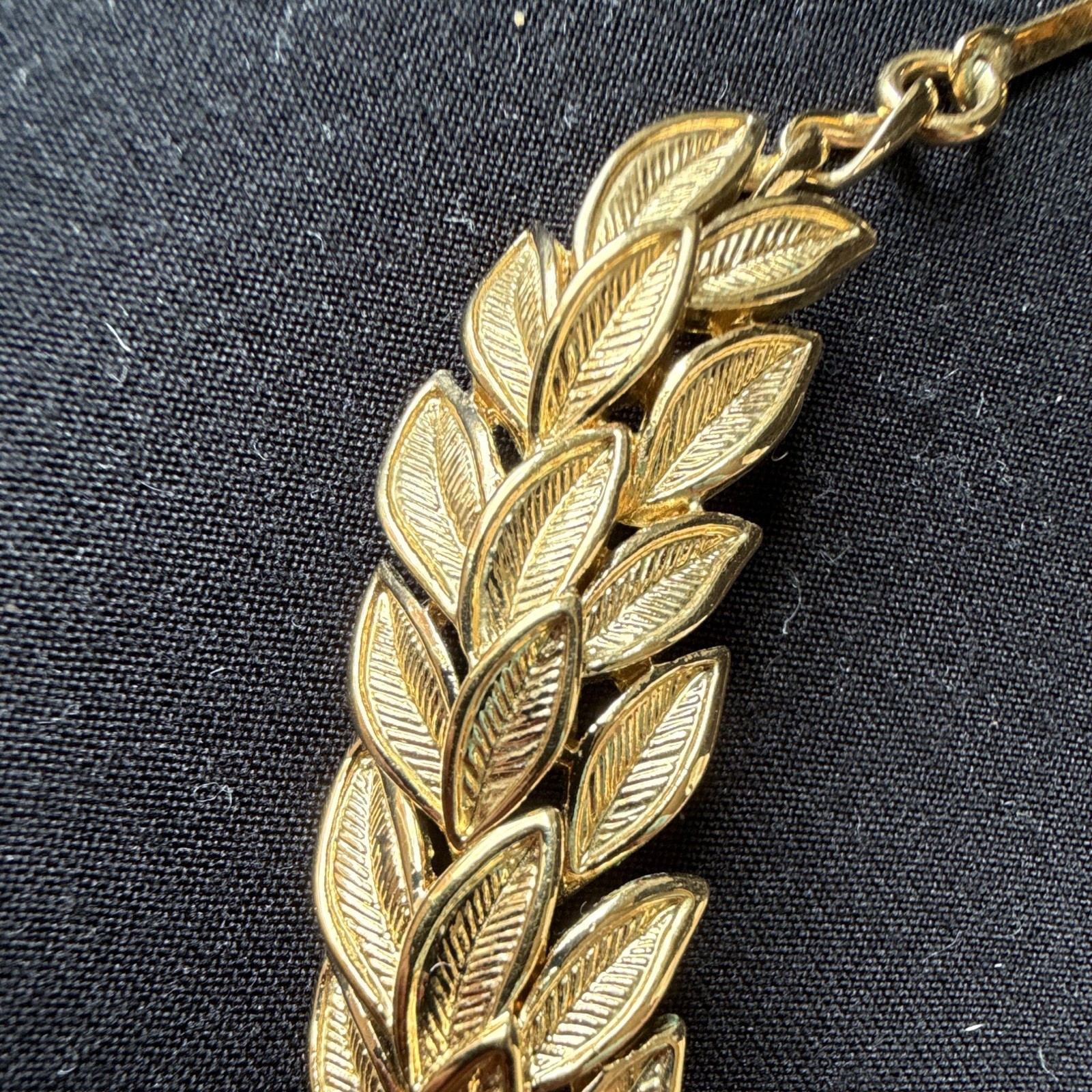 Vintage Trifari Signed Gold Tone Leaf Link Cable Chain Adjustable Necklace