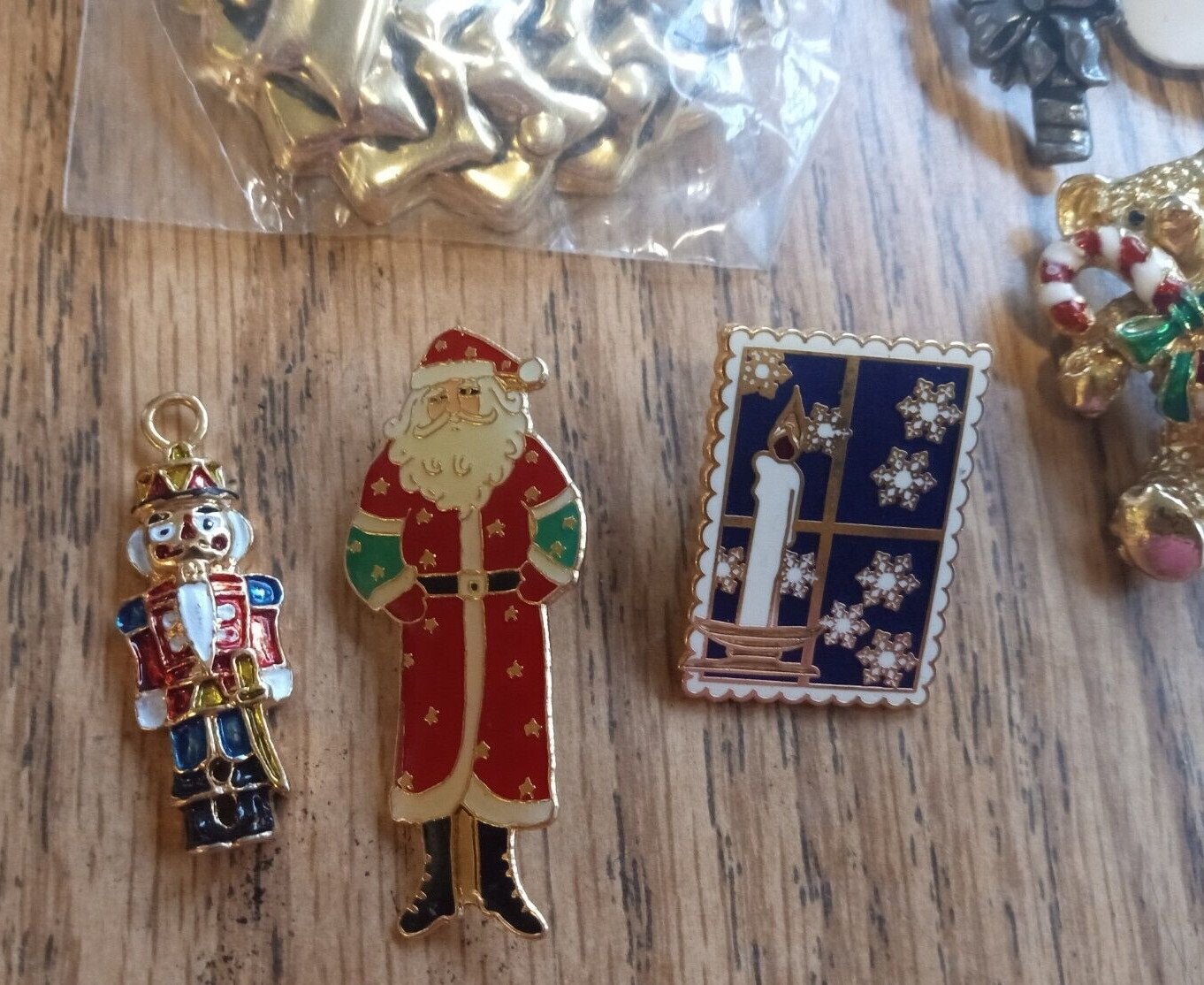9 Piece Lot VTG Christmas Brooches (5) Tie Tacs (2) Pendant(1) Slider/Brooch (1)
