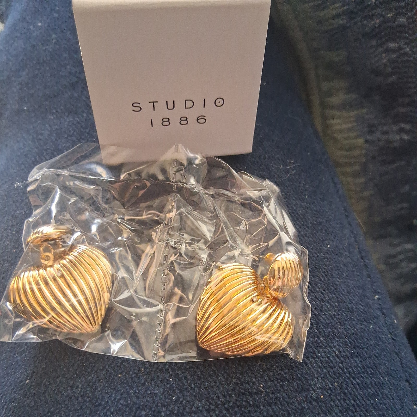 Avon Goldtone Heart Rippled Statement Dangle Earrings NEW