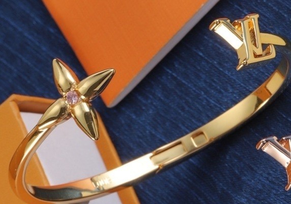 LOUIS VUITTON Bracelet Monogram Colorful Beautifull It Is Just Gorgeous
