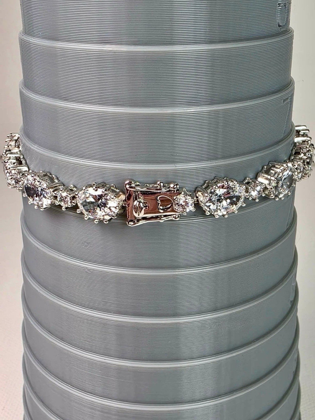 Stauer DiamondAura Riviere Bracelet Sterling Silver Marked 925 Length7.5