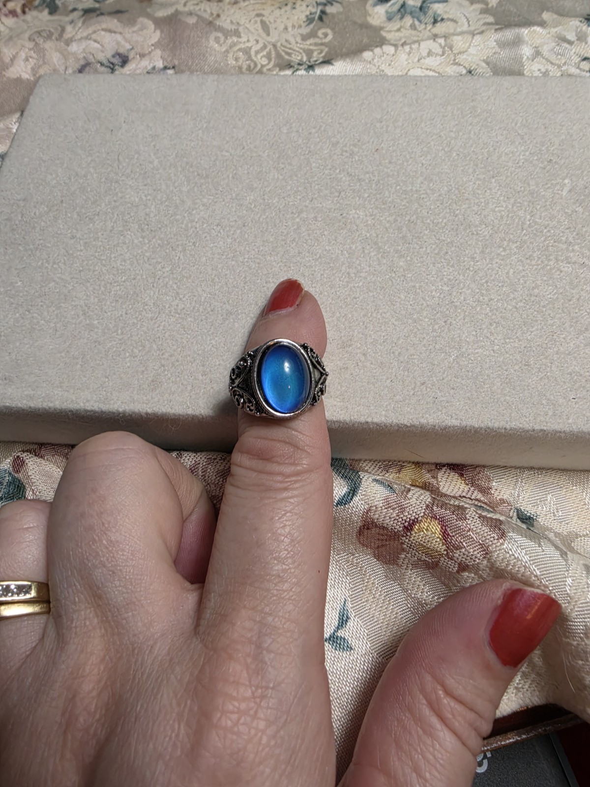 Mood Ring Size 6.25 Silver Tone Color Changing Nice Design Good Quality