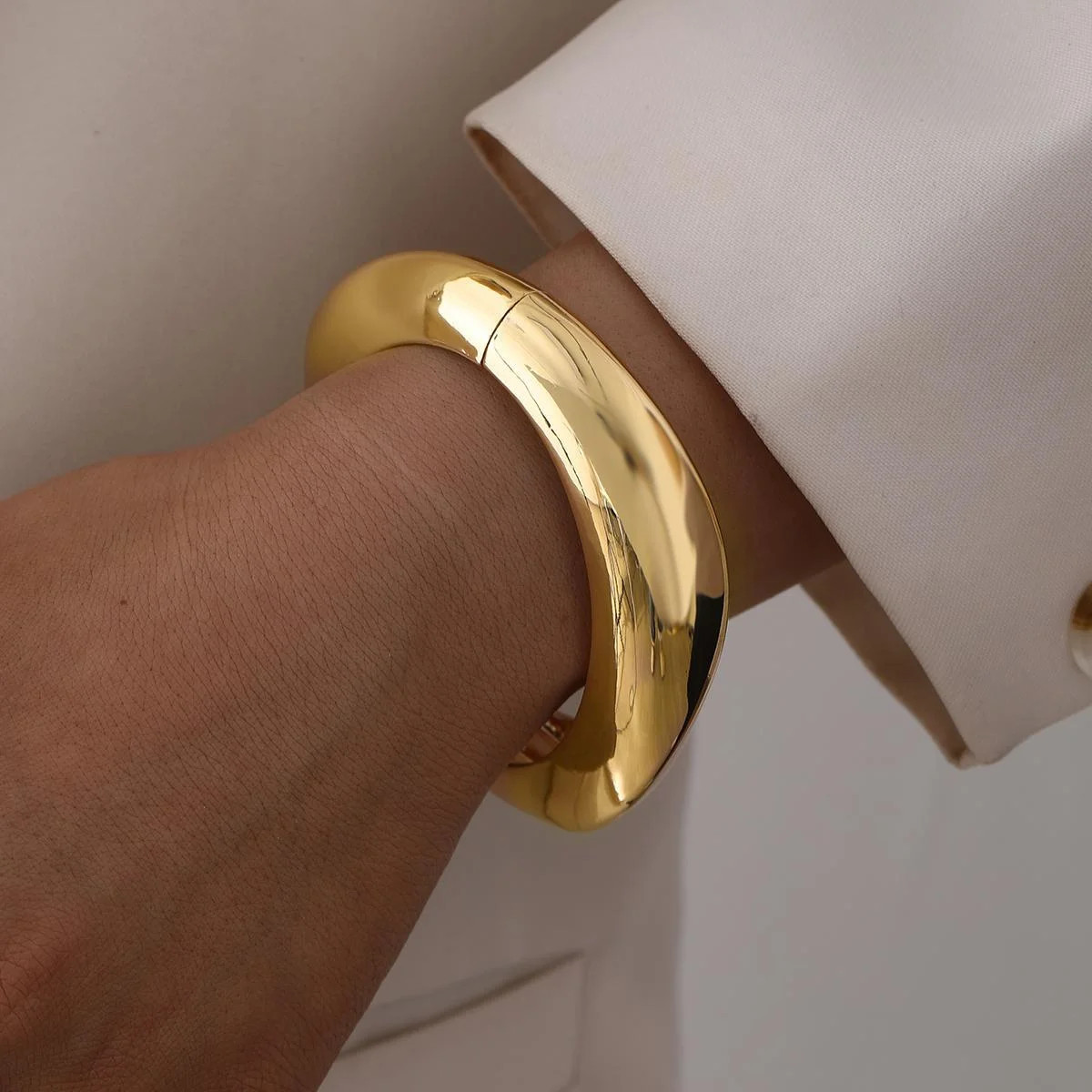 Metal Cuff Bracelet Women Gold Tone Chunky Open Wide Retro Layered Jewelry