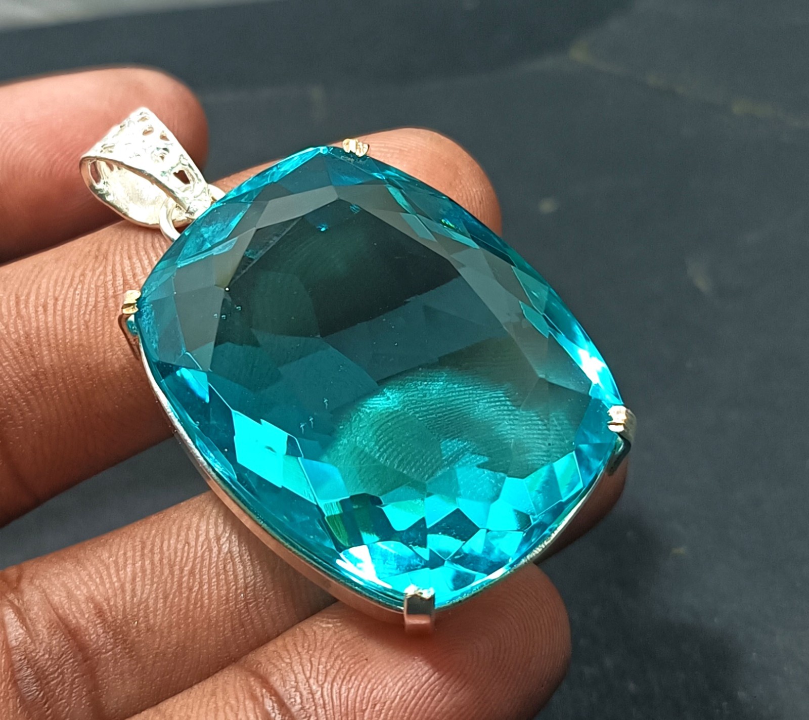 125.50 Ct Natural Blue Topaz 925 Solid Silver Pendant Certified Loose Gemstone