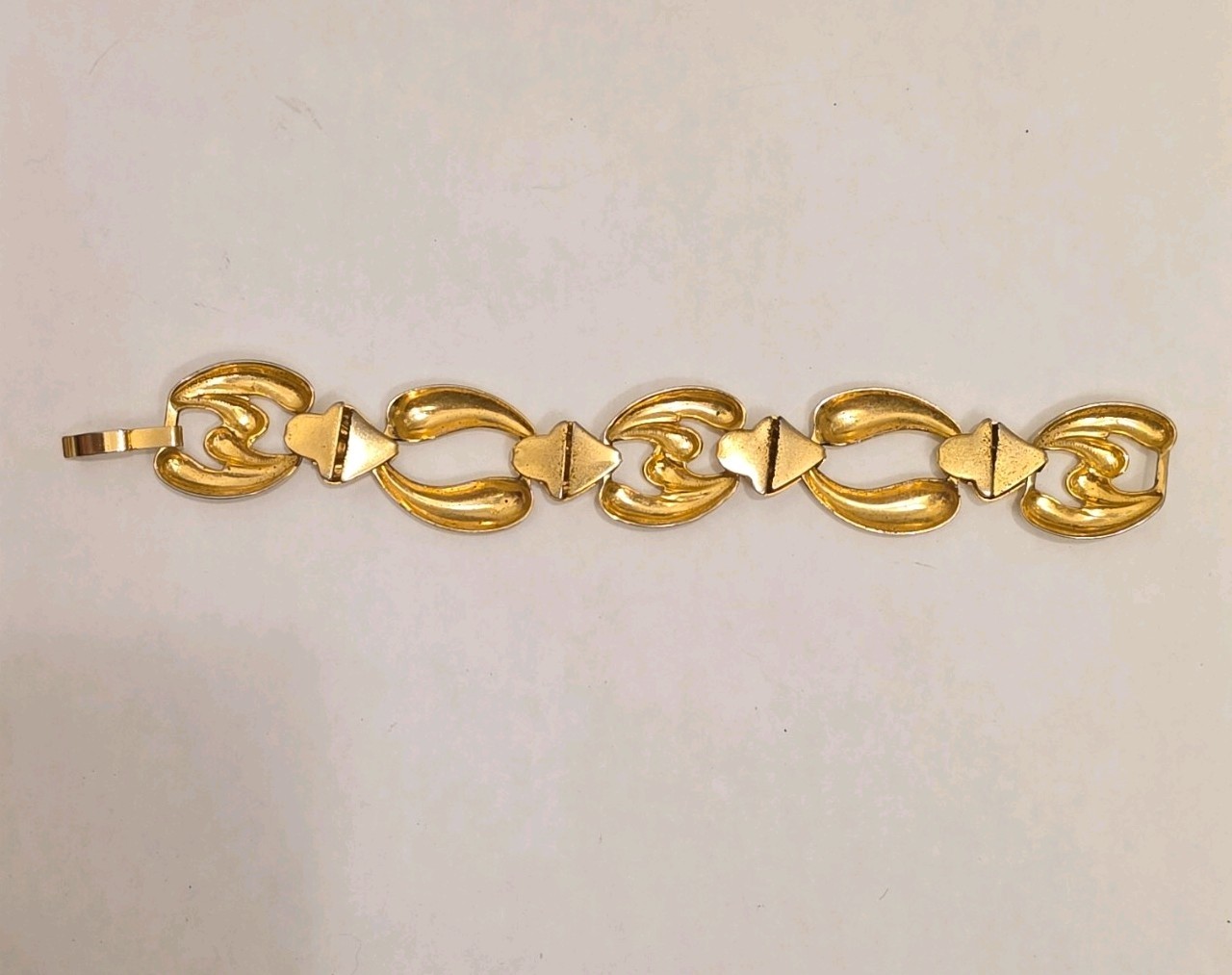 Vintage Demi Parure Chunky Goldtone Shell Shaped Set Nice