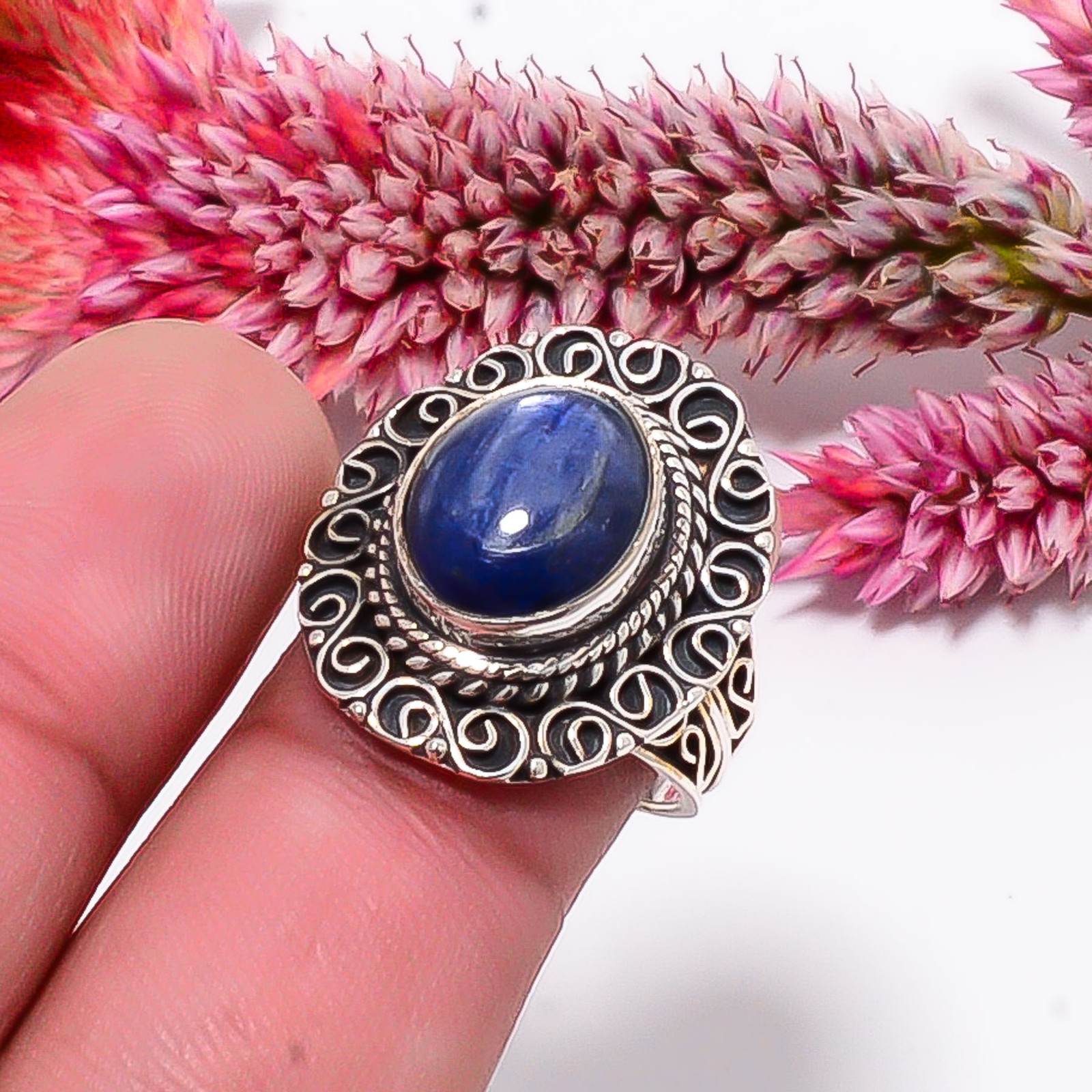 Kyanite – Nepal Fine Art Oxidised 925 Sterling Silver Ring S.8 R115532