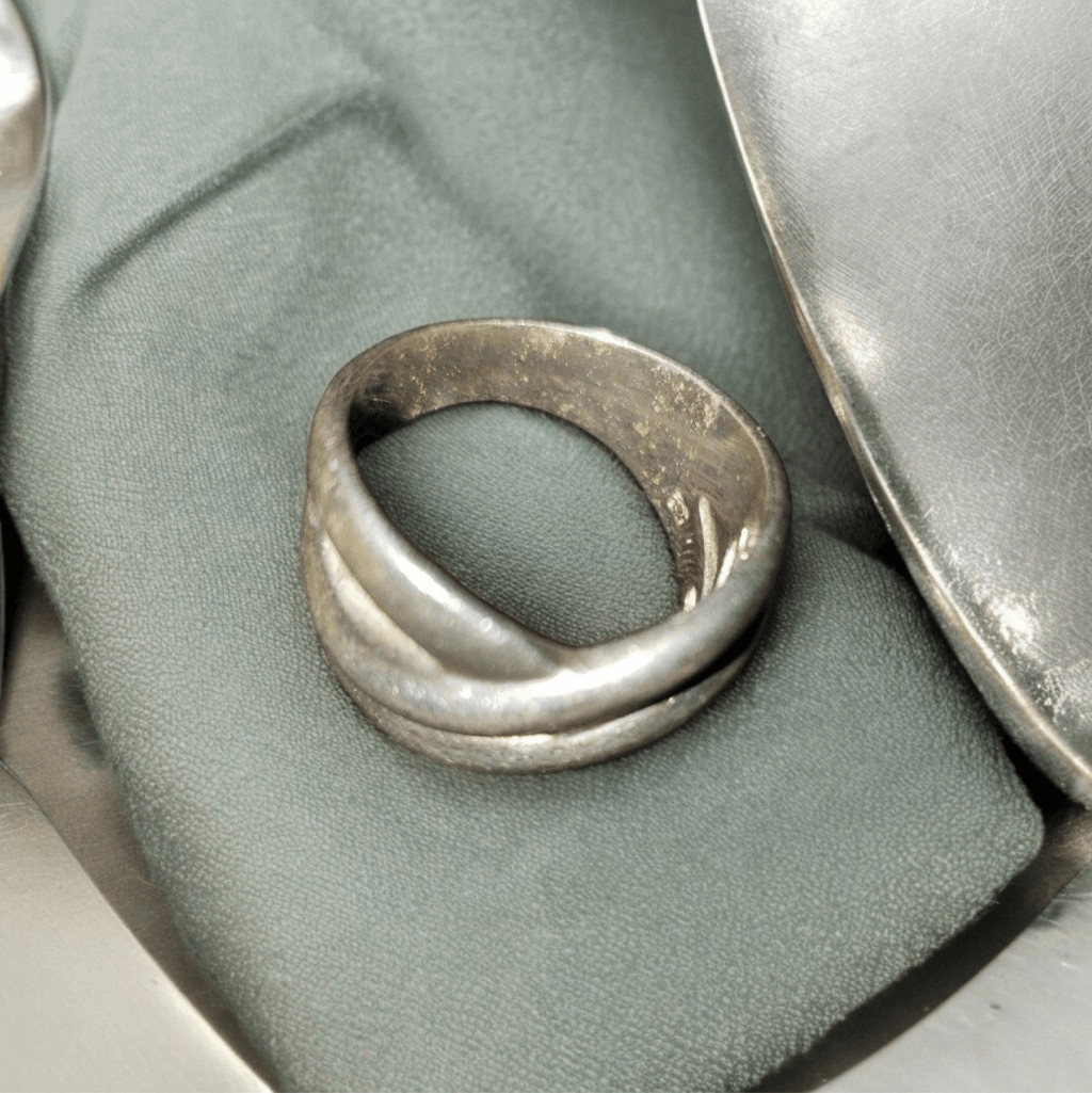 2 Set Of Rings Size 7 One Vintage Wave Ring & The Other Three Band Rolling Ring