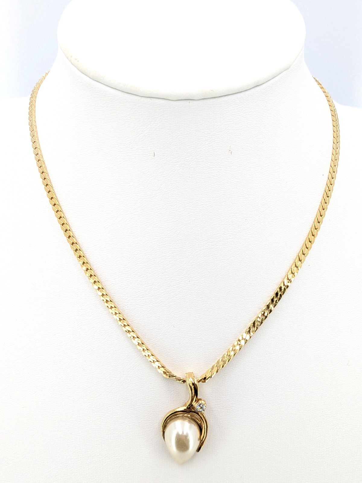 Roman Faux Pearl Pendant Necklace Rhinestone Avon Gold Tone Chain 17 in Signed
