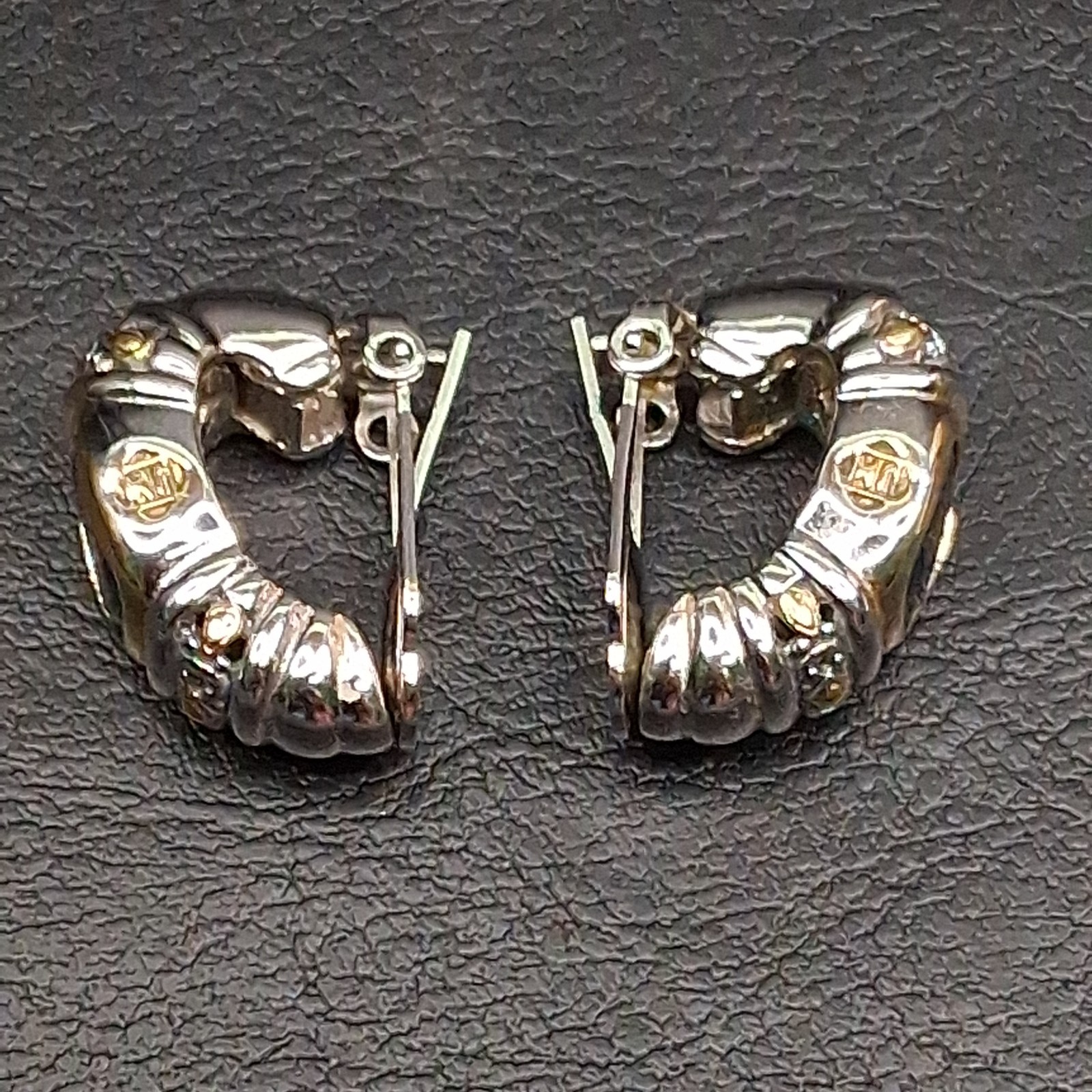 Fragrant Jewels JF USA Gold/ Silver Clip Earrings Whit Black Glass Stone. 18.043