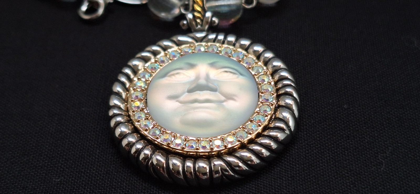KIRKS FOLLY SEAVIEW OPALESCENT MOON FACE ENHANCER PENDANT ARORA BEAD SILVER GOLD