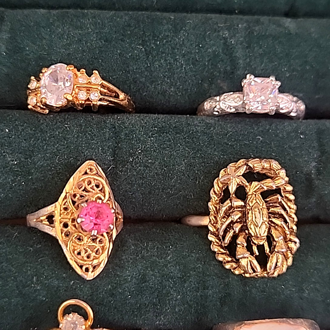 Ring Lot of 16 Rhinestones Multi Tone Various Sizes 6-8