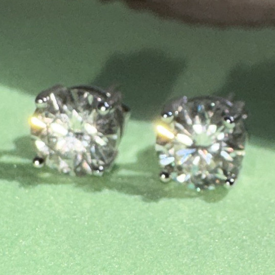 VVS Silver-Tone Metal Round Clear/White Prong Set Stud Earrings Pair Butterfly