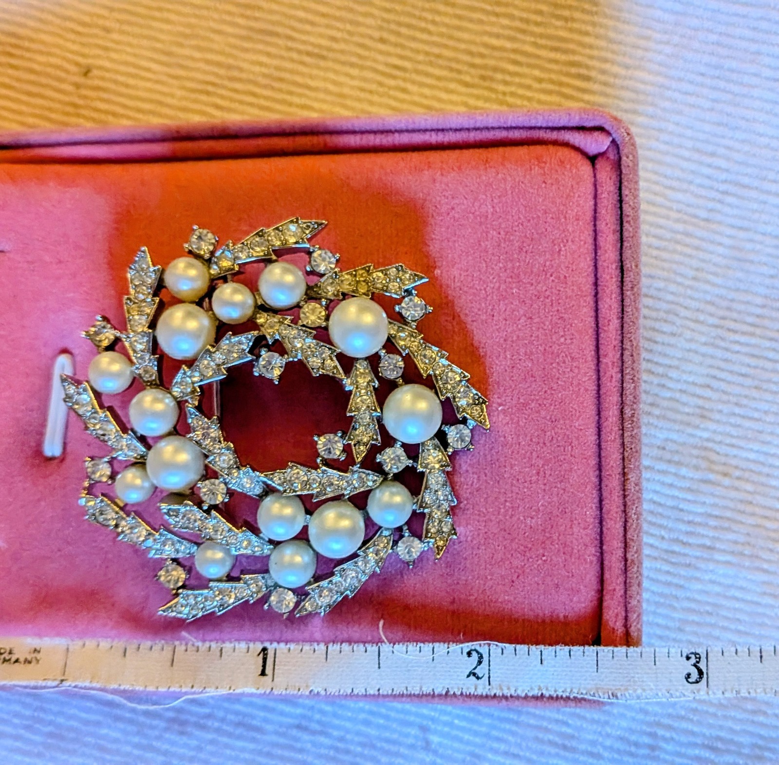 Trifari Wreath Brooch Pin Imitation Pearl Rhinestone Silver Tone 2 in