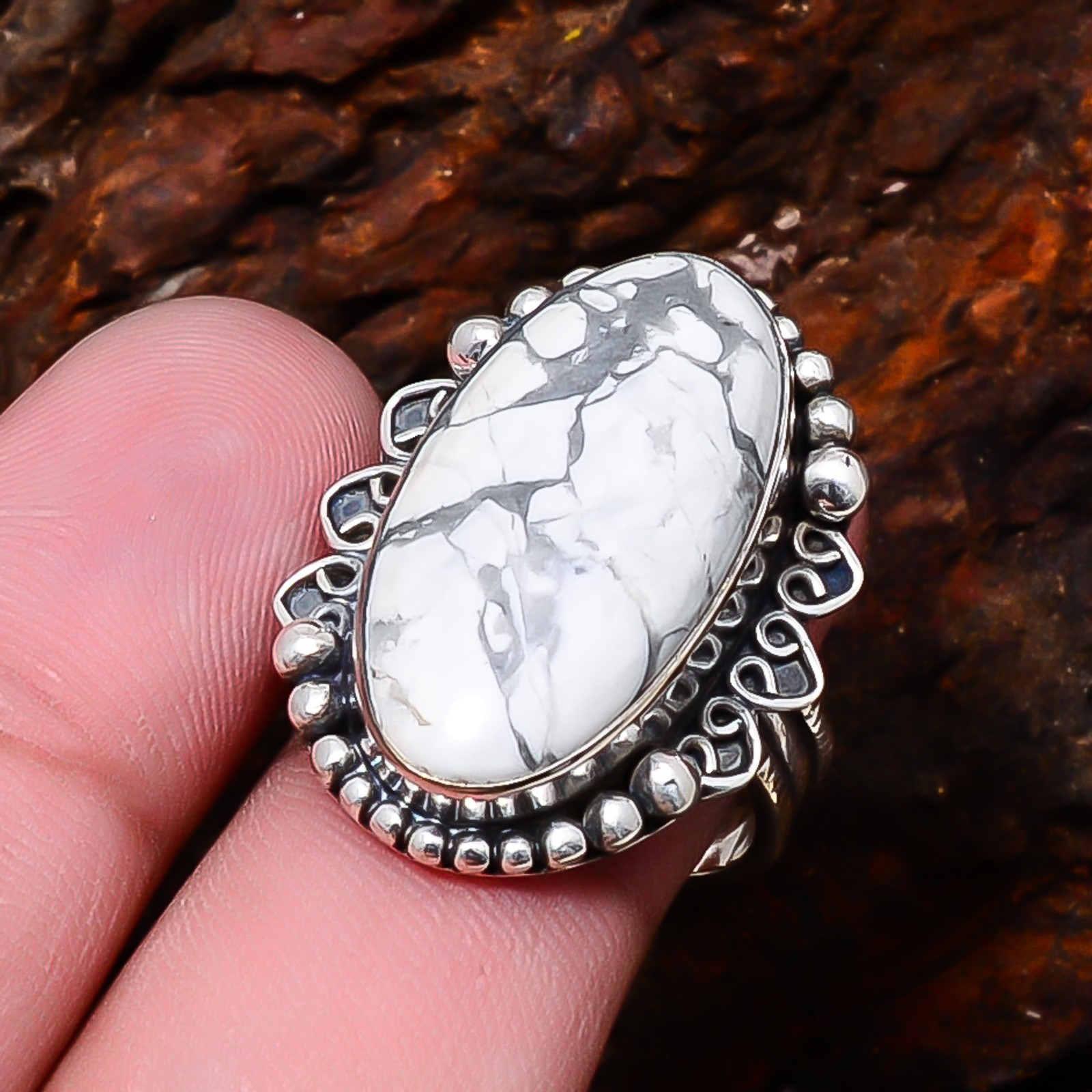White Howlite – United States Sterling Silver Bold Oval Statement Ring S.7.5 79