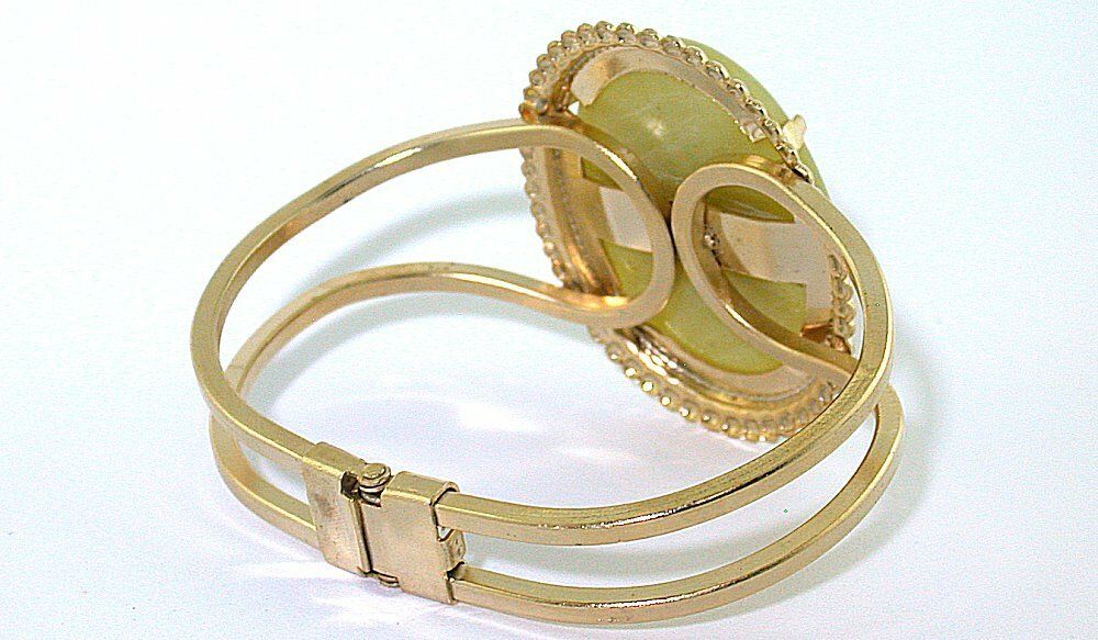 40×30 Olive Jade Cabochon Cab Spring Load 7 1/2 Inch Goldplated Cuff Bracelet