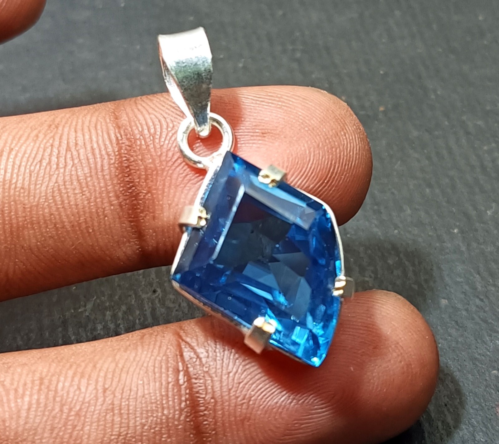 Natural Certified 31.60 ct Santa Maria Blue Aquamarine Pendant -925 Solid Silver
