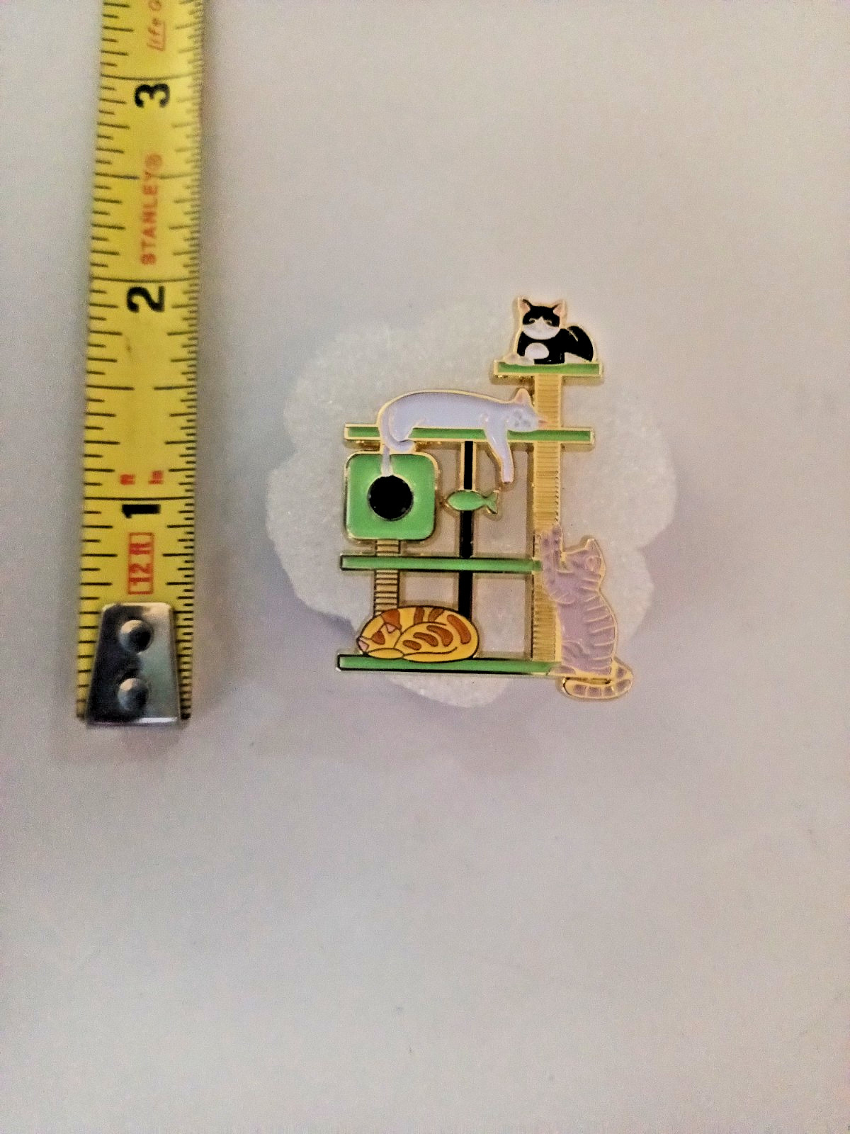 CATS- ENAMEL PIN-SHIP ALL THE PIN YOU BUY FOR $4.99-VISIT OUR STORE