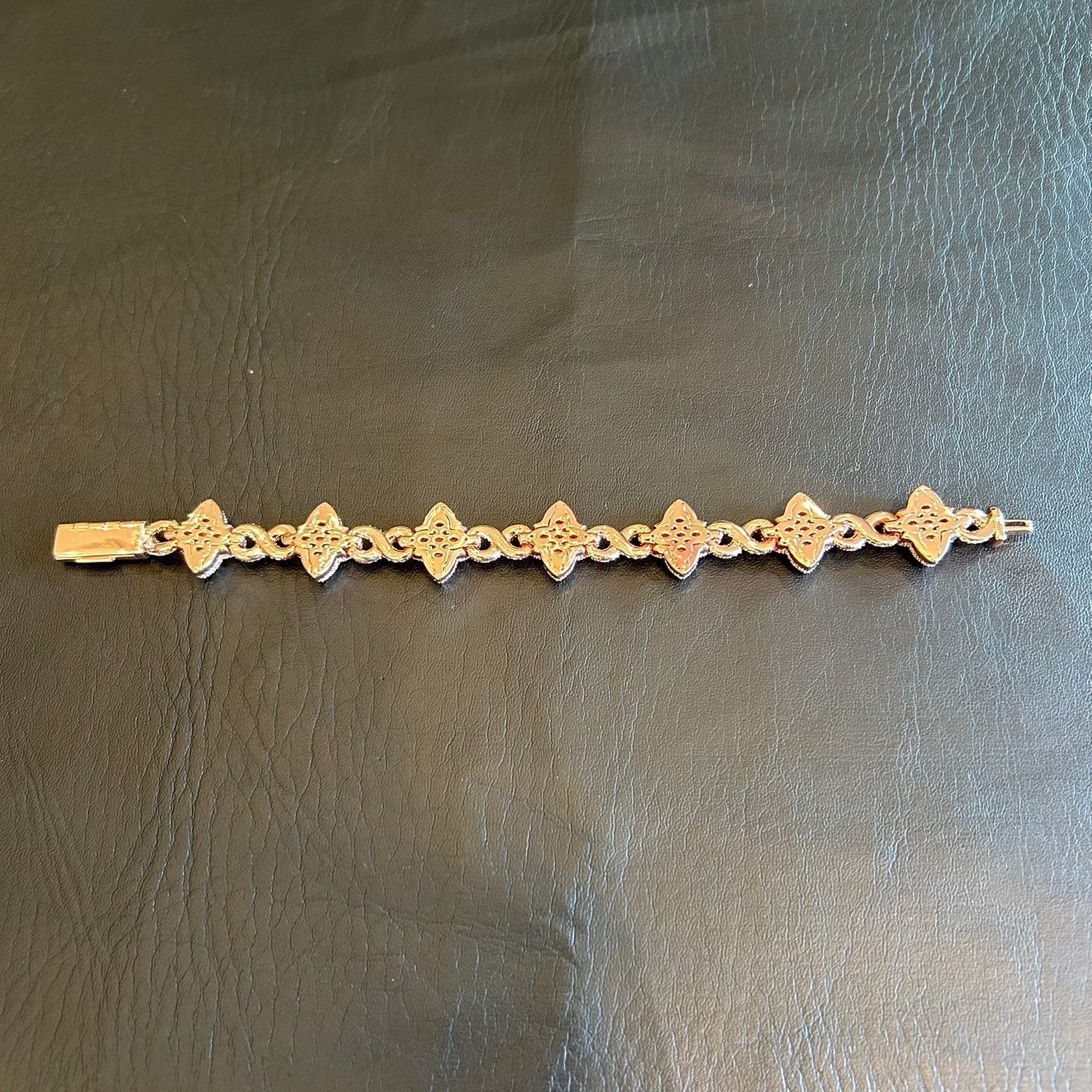 Brand New Rose Gold Clover Bracelet 7 Inch VVS1 Moissanite