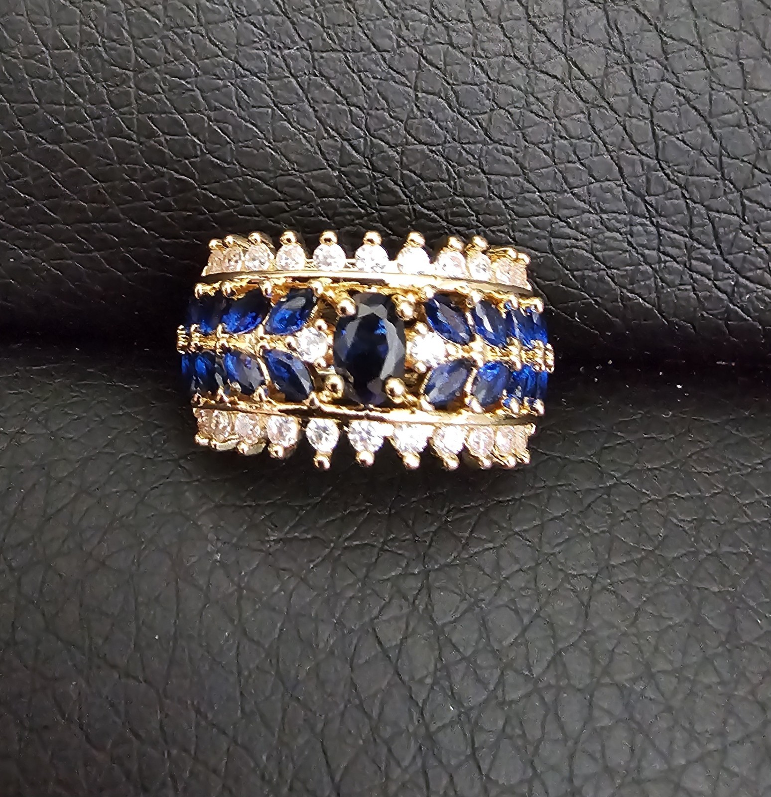 Elegant design Fire Blue Sapphire Stone Rings In Golden Color Ring Size 8
