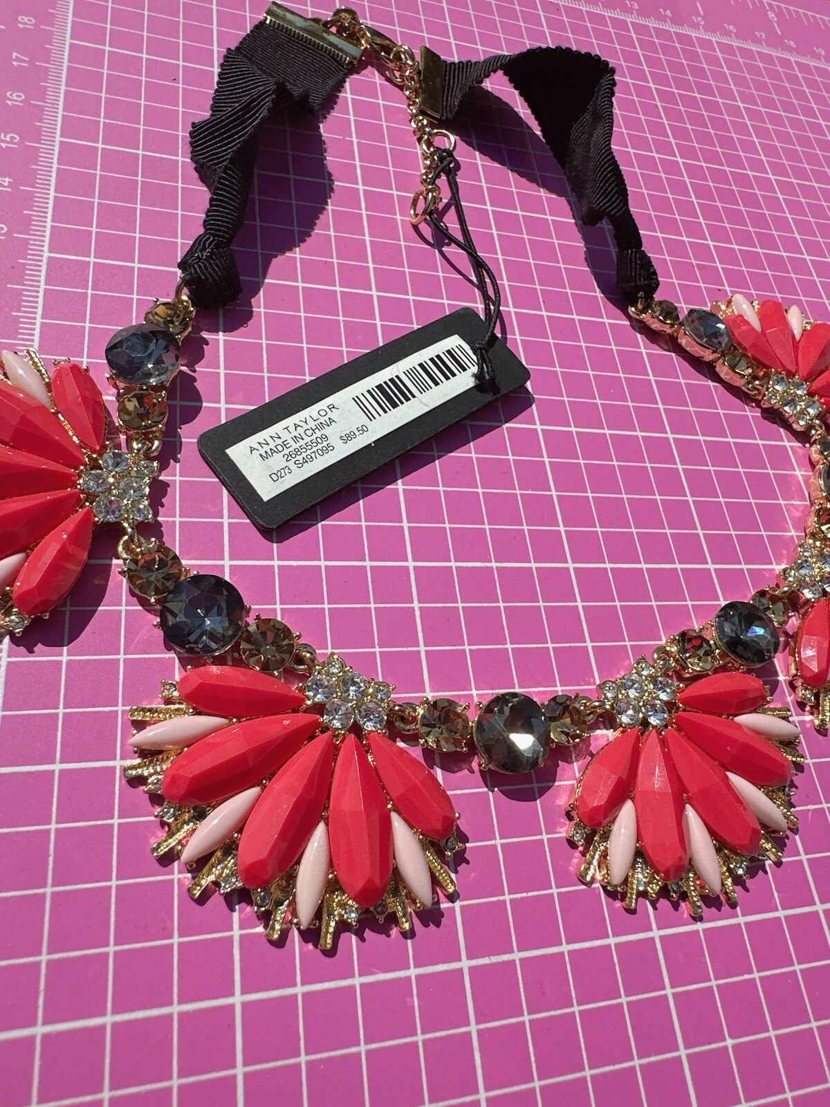 Ann Taylor orange pink flower necklace good tone black white crystals Adjustable