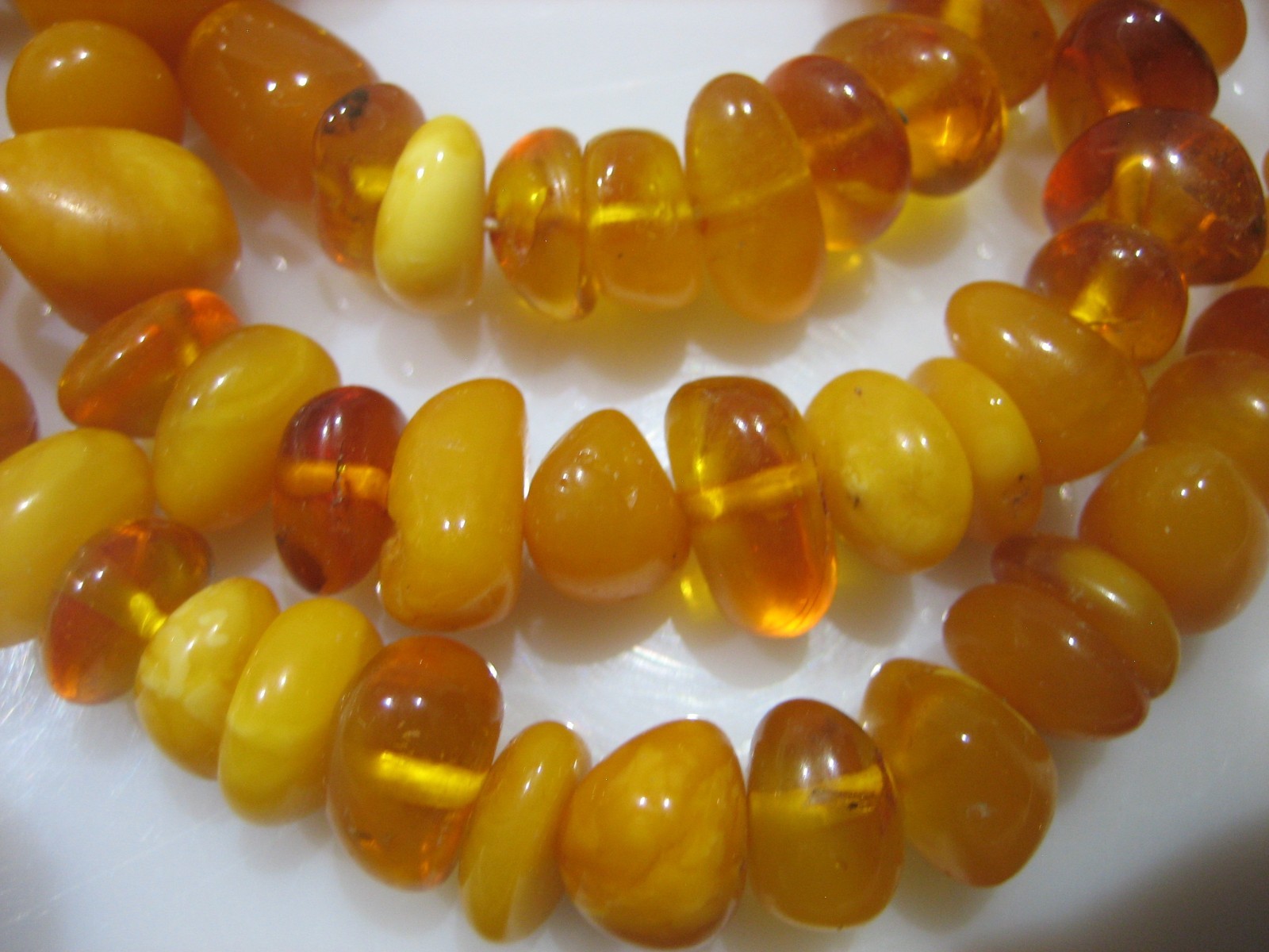 Vintage 21″ Baltic Honey & Butterscotch Amber Necklace with Amber Screw Clasp