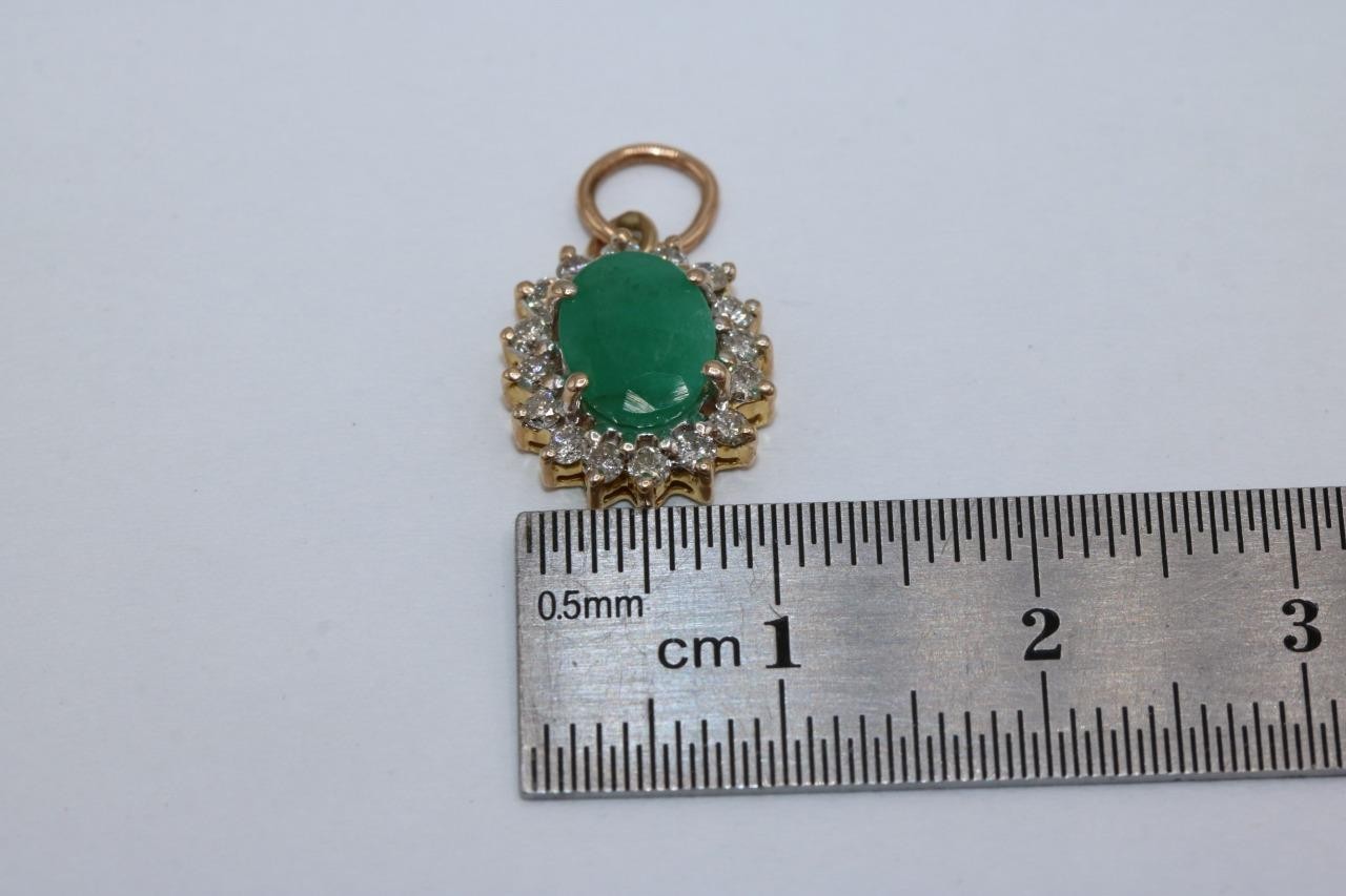 14K Yellow Gold Oval Green Stone Natural Diamond Halo Pendant Charm 2.0gr