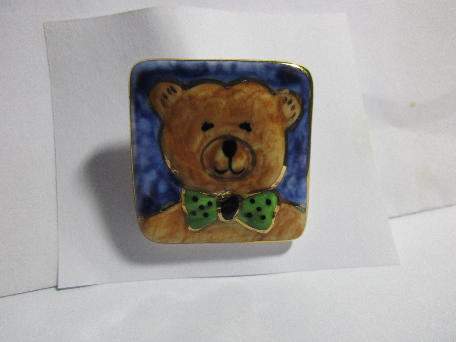 Brooch – Handsome Bear with Necktie Ceramic & Enamel Multi-Color 1.5″ X 1.5″
