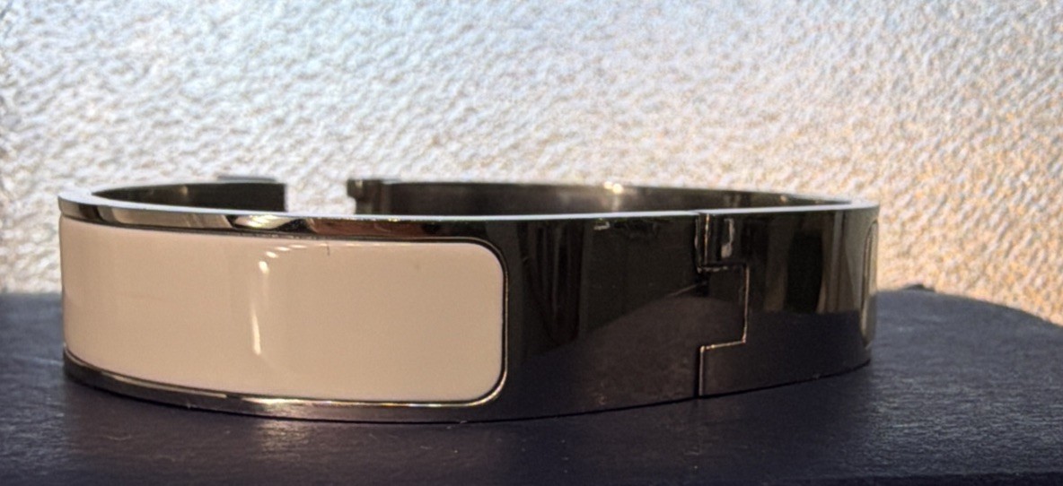 Authentic Hermès Clic H Bracelet White Enamel YG Size GM (Medium/Large) no box