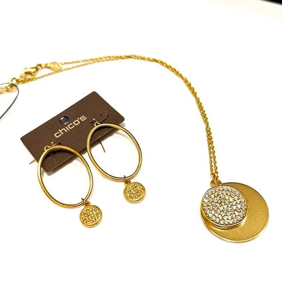 Chico’s Gold Pendant Necklace with Pave Center NWT