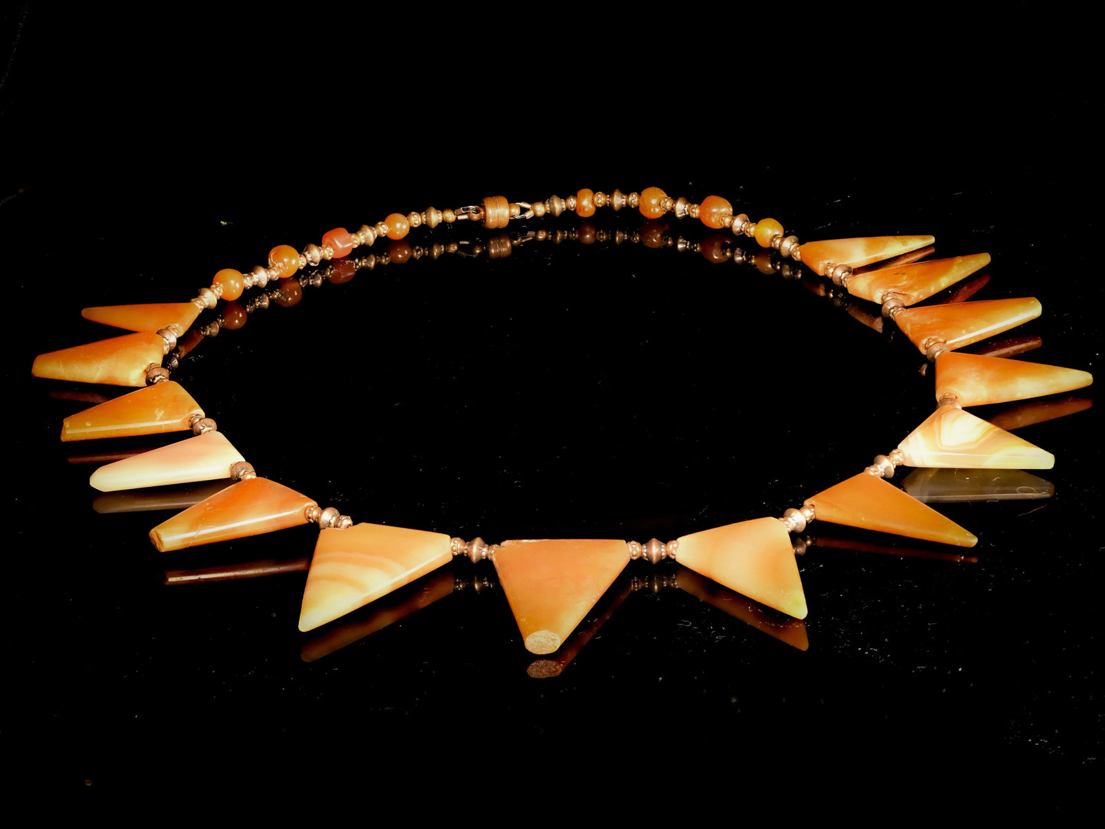 A Choker of Rare Ancient Triangular Red Agate Beads from West Africa 21_SLM1