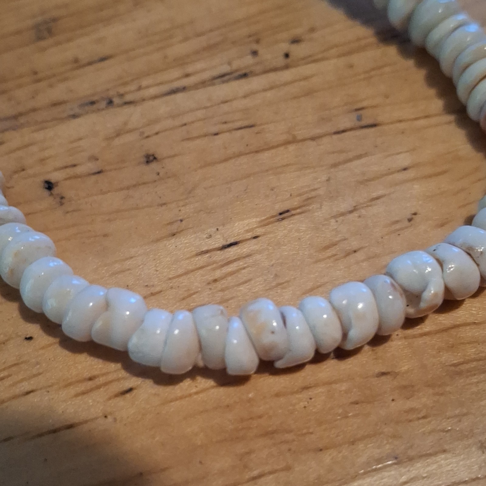 White Shell Chip Beaded Bracelet Round Ball/Bead Chain Spring Ring Closure