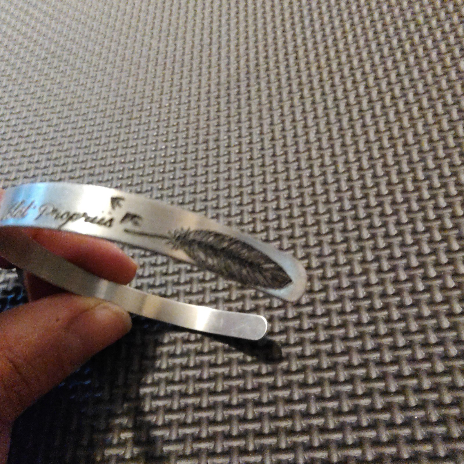 HANDMADE CUSTOM Aluminum Alis Volat Propriis Engraved Cuff Bangle Bracelet 6mm