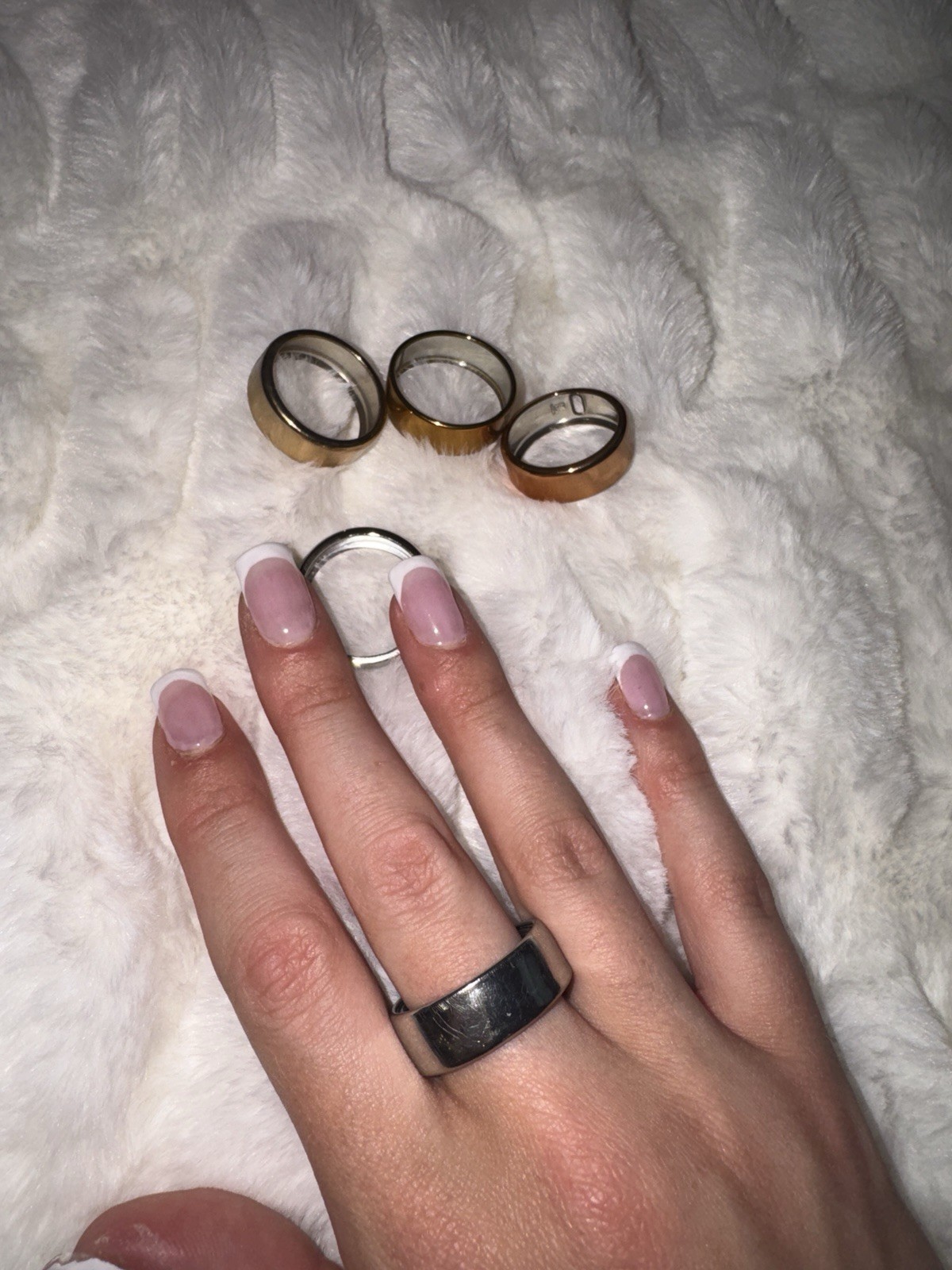 Oura Ring Silver Gen 3 Horizon Size 9 Pre-Owned. Charger and 5 covers included!!
