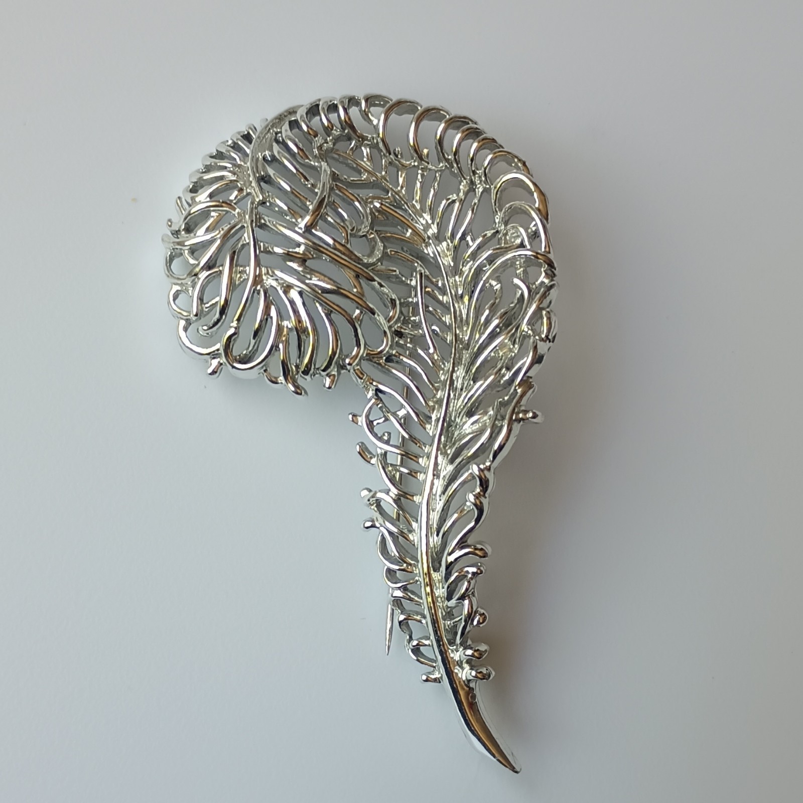 Vintage SAG Silver Tone Metal Leaf Brooch Pin Nature Theme No Stone