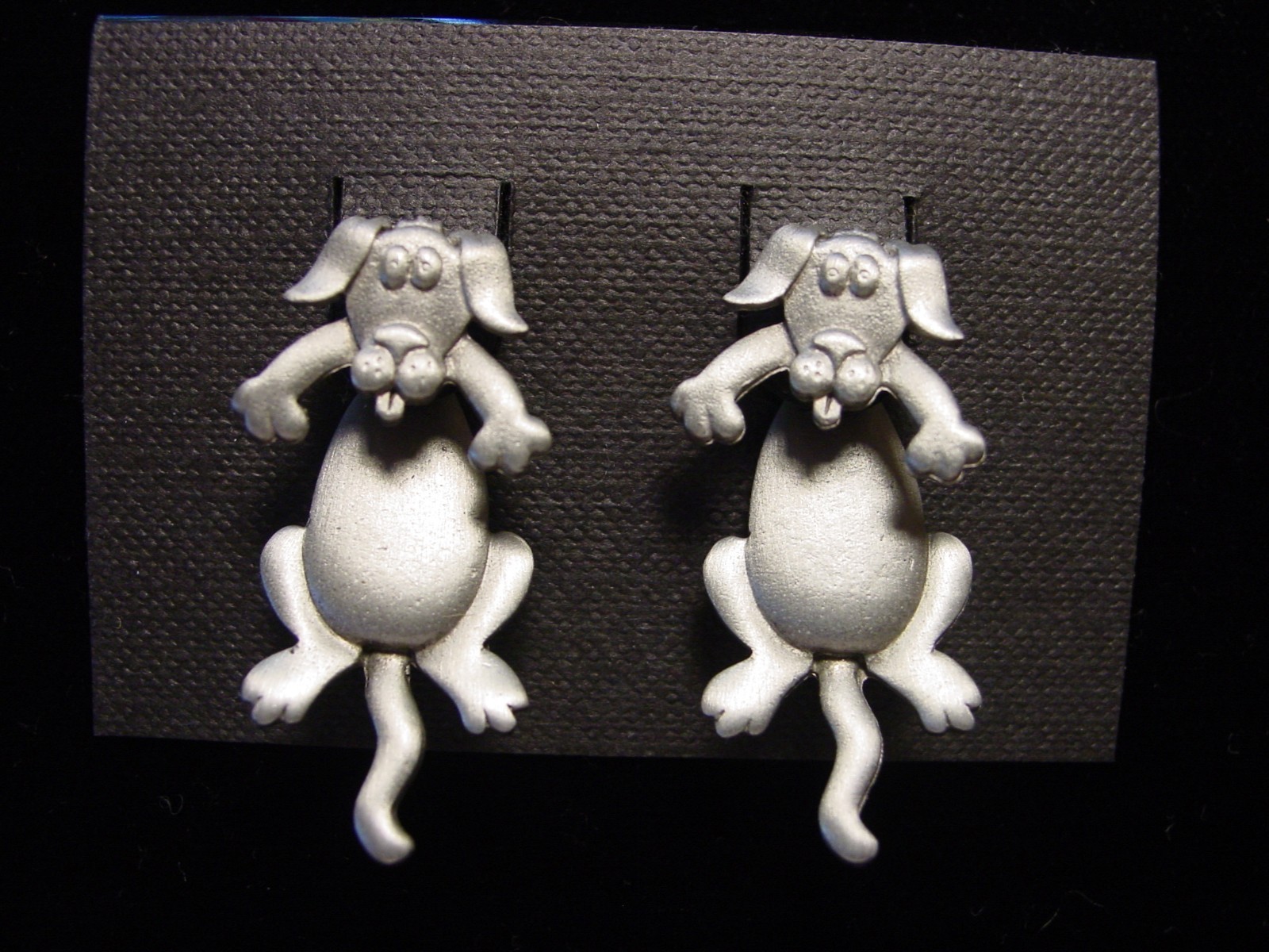 “JJ” Jonette Jewelry Silver Pewter Large ‘DOG 3-D’ Pierced Earrings